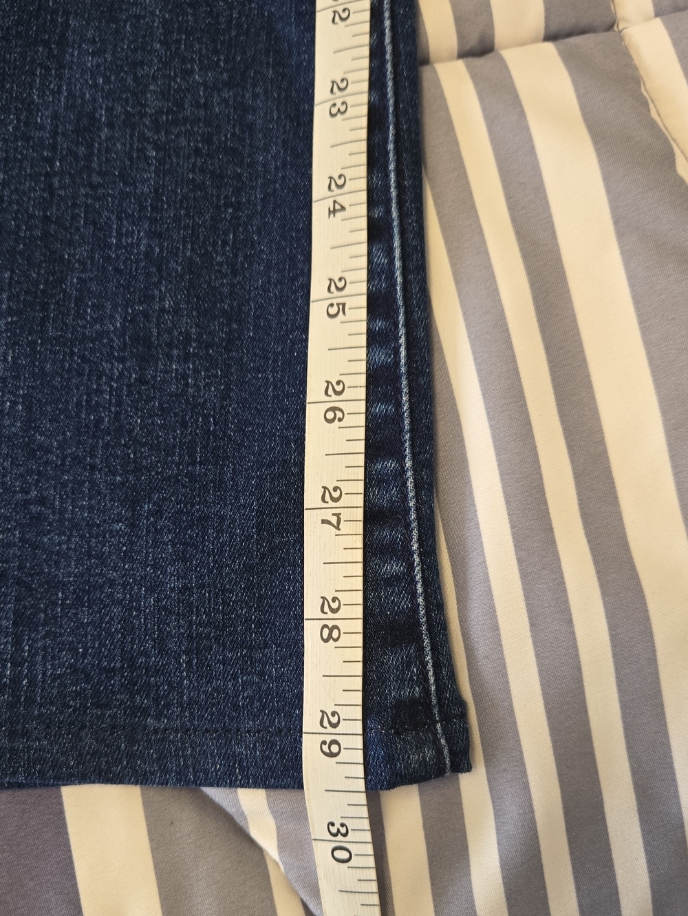 MOTHER Hustler Roller Sneak Wide Leg Flare Jeans in Medium Blue Wash - Picture 6 of 7